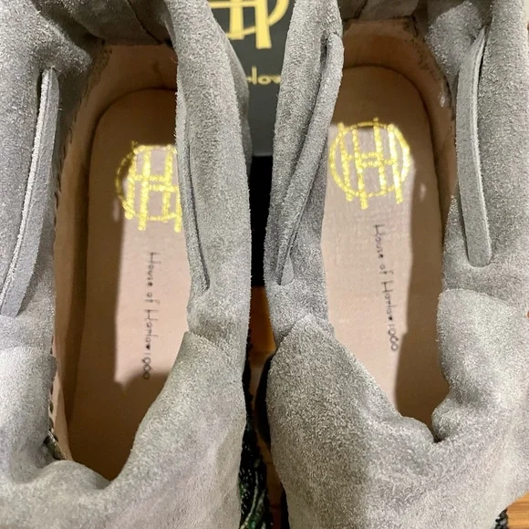 House of Harlow 1960 EUC. EU Sz 37 US Sz 7. Beaded. Dove Grey. - Picture 3 of 9